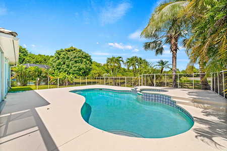 541 NW Pine Sap Place Jensen Beach, FL 34957