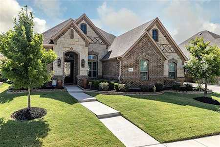 8352 Saddlebrook Drive North Richland Hills, TX 76182