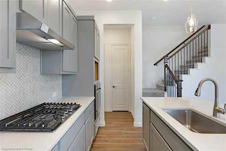 9914 Bates Street Irving, TX 75063