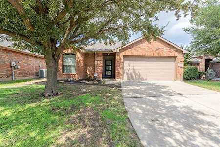 4549 Grassy Glen Drive Fort Worth, TX 76244