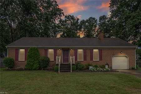 6 Kalona Ct Portsmouth, VA 23703