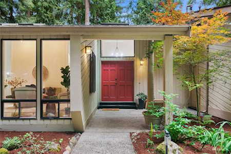 25111 SE Mirrormont Place Issaquah, WA 98027