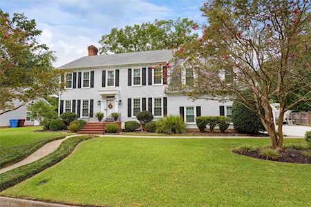 4845 Condor Dr Chesapeake, VA 23321