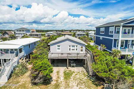 3016 W Beach Drive Oak Island, NC 28465