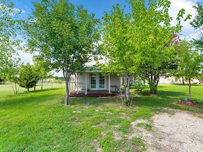 5451 Cross Timber Road E Grandview, TX 76050