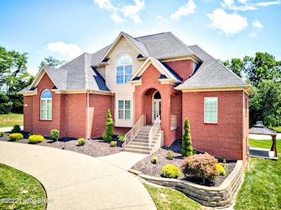 859 Oak Creek Dr Mt Washington, KY 40047