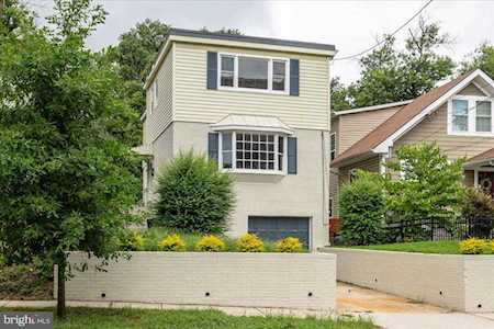 2964 Carlton Ave NE Washington, DC 20018