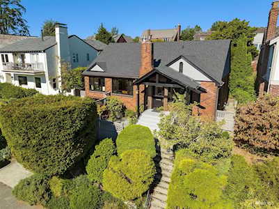 2534 Westmont Way W Seattle, WA 98199