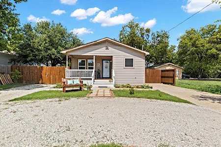 703 Fitzhugh Street Mckinney, TX 75069