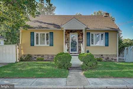 24 Chestnut St Pennsville, NJ 08070
