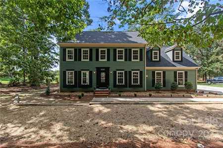 9501 Willowglen Trl Charlotte, NC 28215