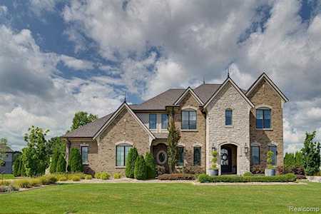 1106 Sheffield Park Oakland, MI 48363