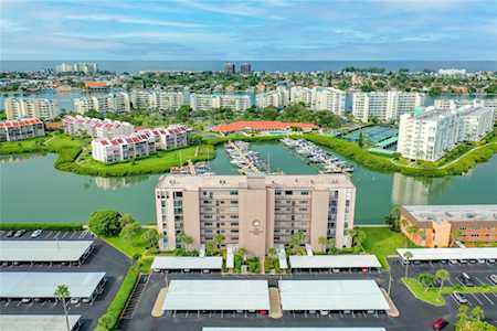 7600 Sun Island Dr S #201 South Pasadena, FL 33707