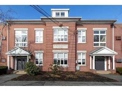 31 Mount Pleasant Ave #8 Ipswich, MA 01938