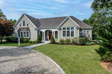 9 Highwood Ln Falmouth, MA 02536