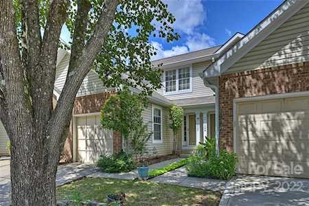 1307 Maple Shade Ln Charlotte, NC 28270