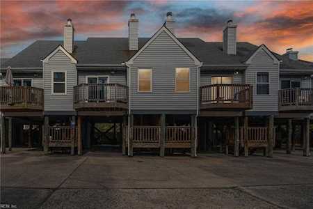 867 Little Bay Ave #4 Norfolk, VA 23503