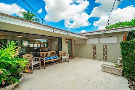 4851 NE 13th Ter Oakland Park, FL 33334