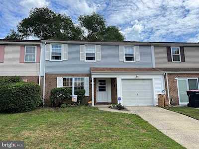 221 Hollybush Place Clementon, NJ 08021