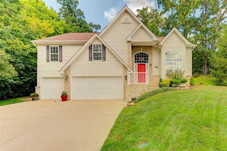 822 Edgewood Dr Lake St Louis, MO 63367