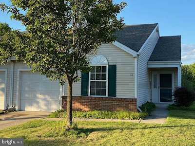 12 Goldenrod Dr Mount Laurel, NJ 08054