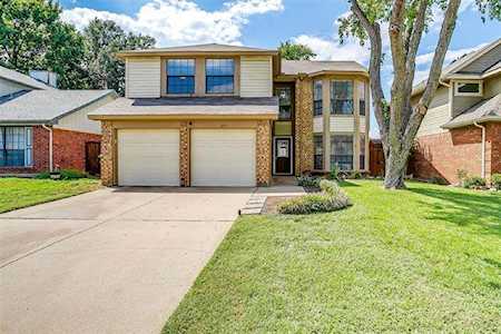 2203 Thistlewood Court Grapevine, TX 76051