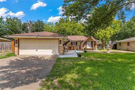 210 Goerte Grand Prairie, TX 75051