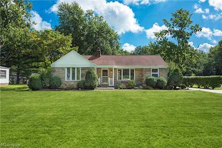 2857 Dover Center Rd Westlake, OH 44145