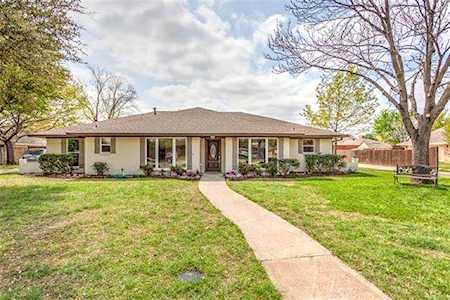 210 Camden Drive Highland Village, TX 75077