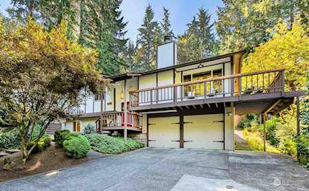 4229 NE 197th St Lake Forest Park, WA 98155