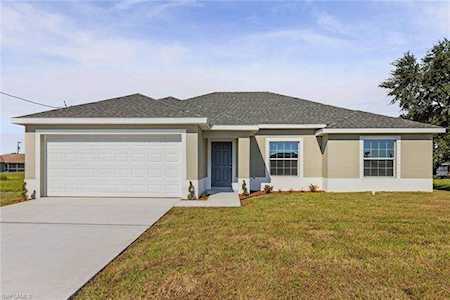 826 La Salle Ave Fort Myers, FL 33913