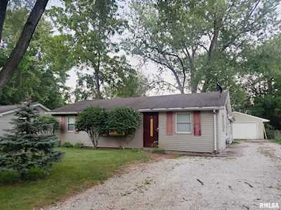 2326 N Northcrest Dr Peoria, IL 61604