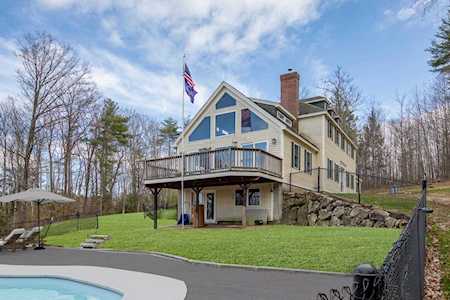 89 Meetinghouse Hill Rd New Boston, NH 03070