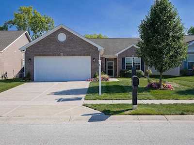 1407 Blackthorne Trl S Plainfield, IN 46168