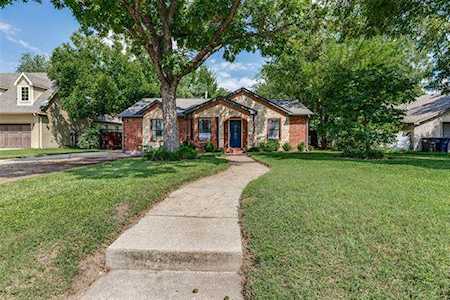 808 N Bailey Avenue Fort Worth, TX 76107