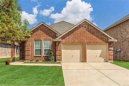4517 Redbud Drive Denton, TX 76208