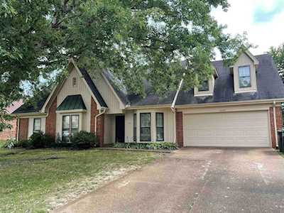 8409 Wood Shadows Lane Ln Memphis, TN 38018