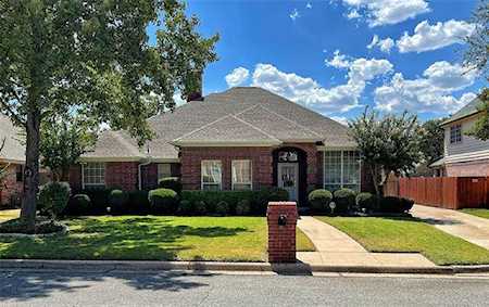 3920 Coulter Lane Arlington, TX 76016