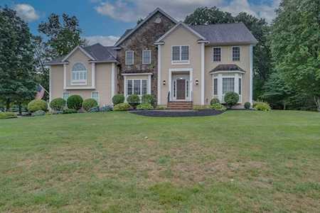 17 Hillside Dr Georgetown, MA 01833