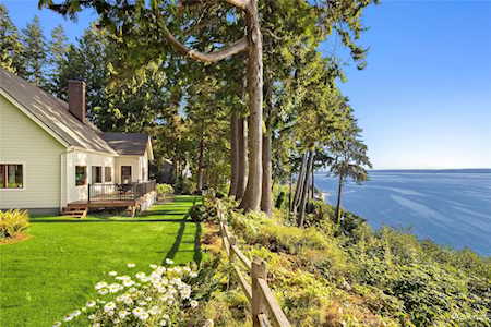 12870 Sunrise Dr NE Bainbridge Island, WA 98110