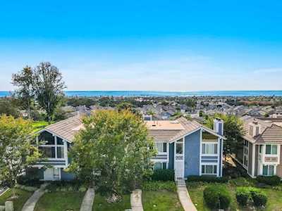 6945 Carnation Dr Carlsbad, CA 92011