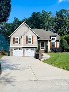 102 Maplewood Ct Hudson, NC 28638