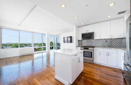 25 Hudson St #509 Jersey City, NJ 07302