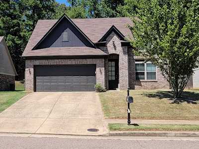 5884 Peterson Ridge Ln Memphis, TN 38135
