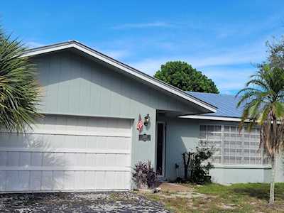 220 Golf Club Circle Tequesta, FL 33469