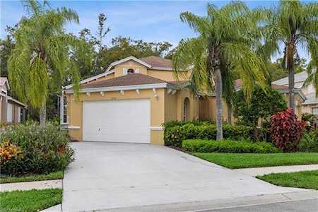 15135 Sterling Oaks Dr Naples, FL 34110