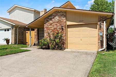 2823 Southern Cross Drive Garland, TX 75044