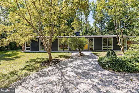 2408 Brentwood Place Alexandria, VA 22306