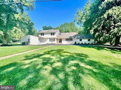 1602 Ravenswood Way Cherry Hill, NJ 08003
