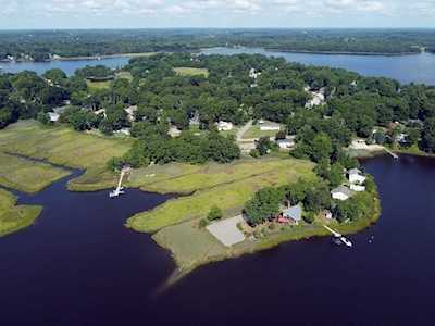 22 E Public Street Freetown, MA 02702